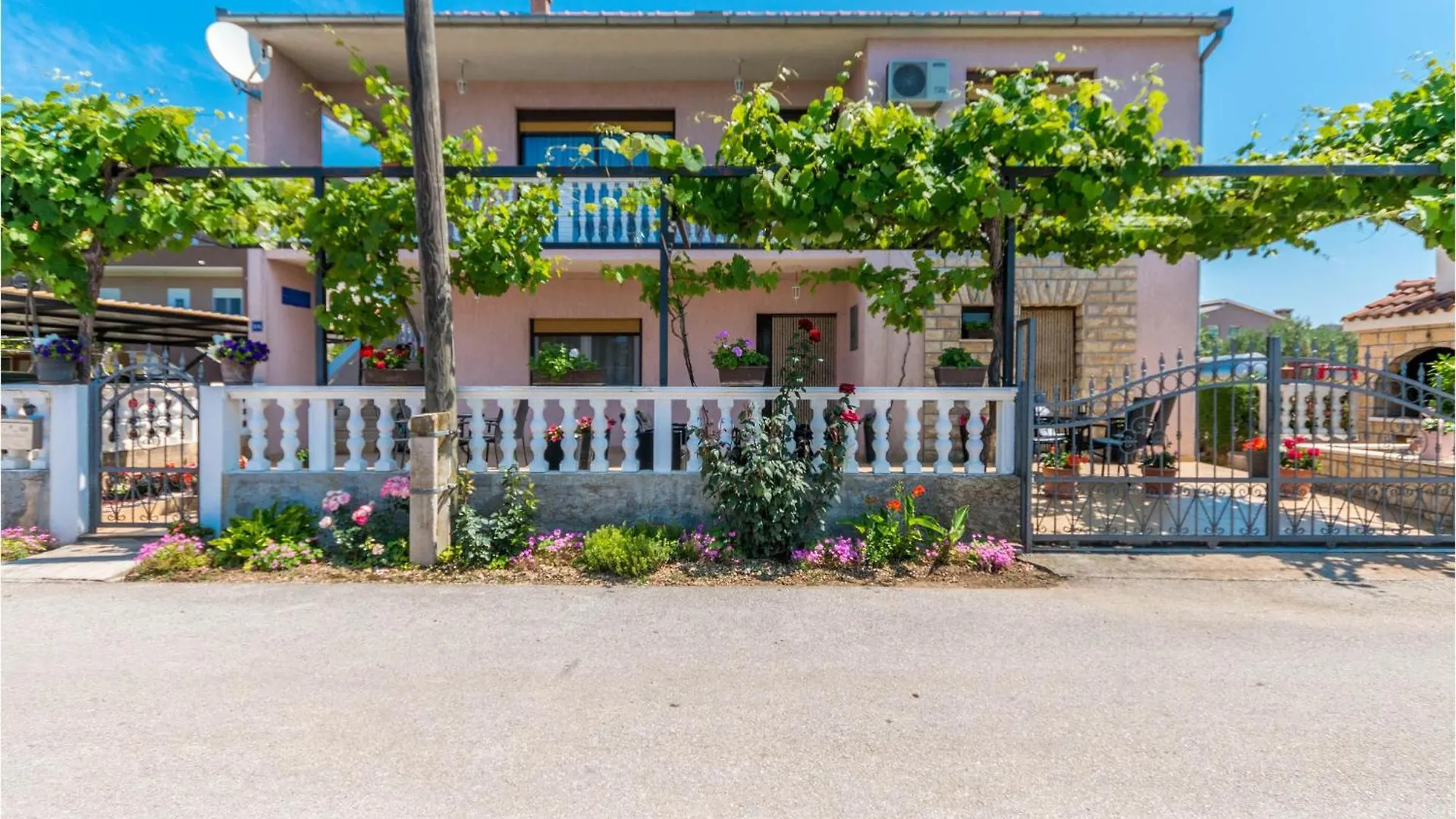 Stunning Apartment In Biograd Na Moru With Wifi