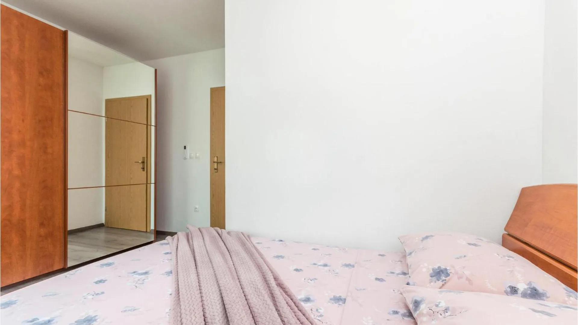 Stunning Apartment In Biograd Na Moru With Wifi